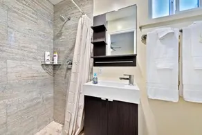 #551 Windansea Getaway Four Bedroom Holiday Home - Image 4