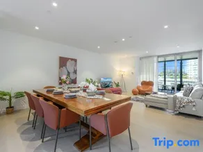 Spacious 3BR in Barangaroo with Free Parking near CBD - Image 5
