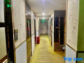 Hongdu Business Hotel - Image 2