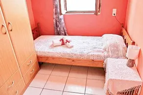 Nick And Angie House - Image 2
