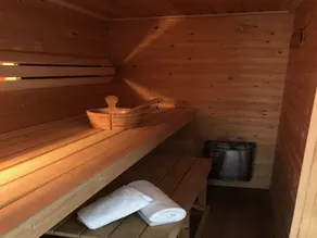 Beautiful chalet with sauna and right on the water - Image 5