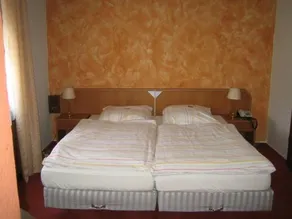 Weinhaus Treis Landhotel - Image 3