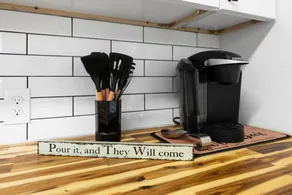 New Charming 2 bedroom Home Minutes to Downtown - Image 4