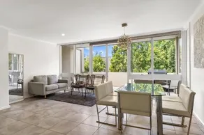 Luxury spacious 3-bedroom Suite on exclusive Lansell Rd, Toorak - Image 3