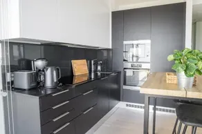 Waterfront 1 Bedroom Skyscraper Suite 18th Floor Free Garage Parking - Image 2