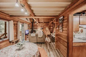 17mbr - Log  - Bbq - Pets Ok - Wifi - Sleeps 8 2 Bedroom Home by RedAwning - Image 3