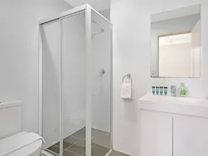 Kozyguru | Westmead | Modern Apt | Near Hospital - Image 4