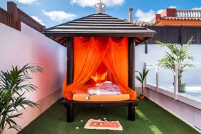 Orange Light villa with heated pool - Image 4