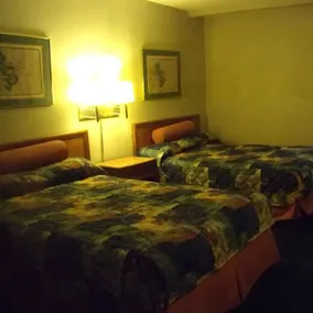 Express Inn & Suites - Image 5