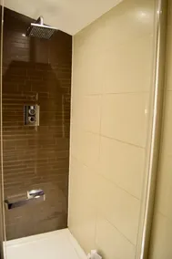 Vibrant 2 Bedroom Home - Image 2