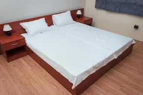 Provans Hotel - Image 2