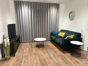 Cosy Barking Apartment with City Views - Image 4