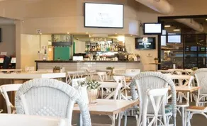 Twin Willows Hotel - Image 4