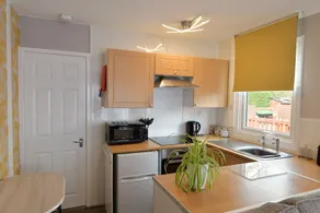 Pet Friendly Sleeps 3 Chalet Bridlington Free Elec - Image 3