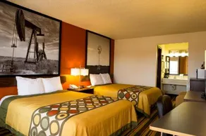 Super 8 by Wyndham Woodward - Image 3