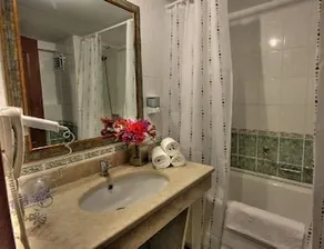 Eken Resort Hotel - Image 4