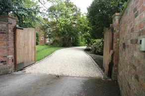The Grange Willows - Image 2