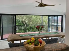 Rainbow Beachhouse deluxe pristine location - Image 2