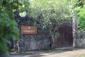 Tirto Raharjo Ethnic Wooden House - Image 4