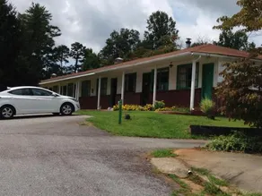 Lakeside Inn - Image 5