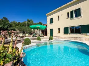 Authentic Dalmatian Hillside Escape with Pool Sauna & BBQ - Image 3
