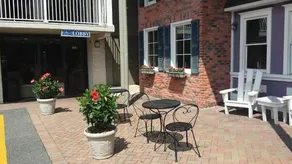 Atlantis Inn - Image 2