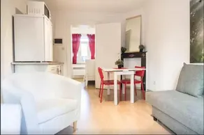 Cool Central Apartment - Image 4
