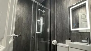 The En-Suite Escape. 4-Bed Luxury Stay - Image 5