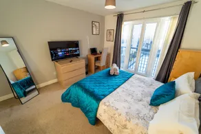 Stunning 1 Bed Flat - Elite Birmingham Complex - Image 3