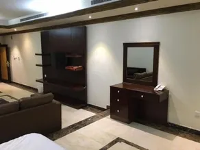 Nomas Furnished Suite Apartments - Image 2