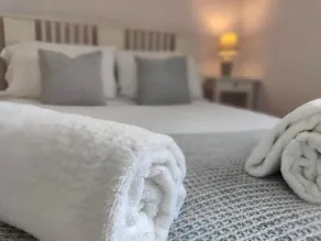Birdsong Rural Winchester Twyford - 2BR, 5BR, 7BR - sleeps upto 16 - Image 2