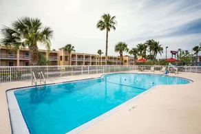 Days Inn by Wyndham Ormond Beach - Image 2