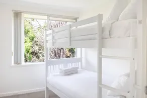 Balmoral Beachfront 2 Bedroom Apartment - Image 3