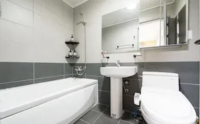 We House - Image 5