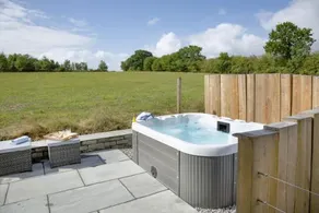 Hornbeam Lodge, 19 Roadford Lake Lodges - Image 4