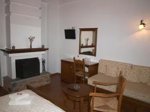 Heliodora Comfort Triple Room 2 - Image 4