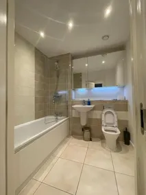 Amazing apartment moments away from the heart of London - Image 4