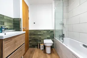 Apartment on Fulford - Image 3