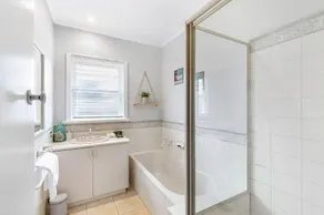 Longley Place - Image 4