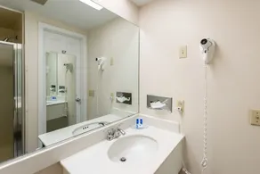 Rodeway Inn Redding - Image 2