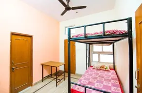Nanus Hostel - Image 5