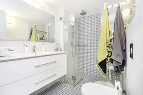 Beautiful 2 -BR apartment on the beach - Roslan St - Image 2