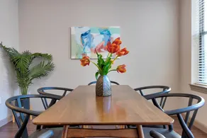 St Louis Gorgeous 2BD 2BA Central West End Apartment - Image 2