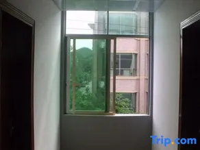 Danxia Mountain Hongfulou Hotel - Image 2