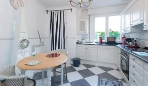 Apartamento con Jardin - Image 2