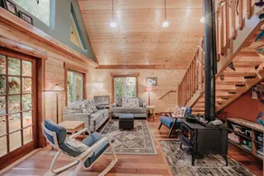 21Gs - Log Cabin - Pets Ok - Sleeps 6 - Image 2