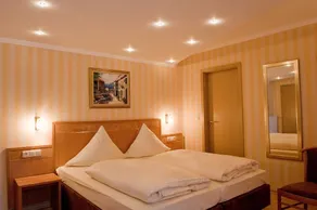 Hotel Triton - Image 3