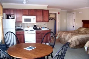 Townsend Manor Inn - Image 2
