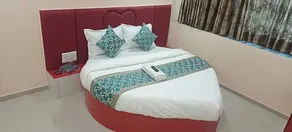 Hotel Dreamland Chandkheda - Image 2