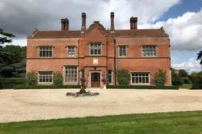 2 Bedroom Cottage on the Orchard of a Manor House - Image 3
